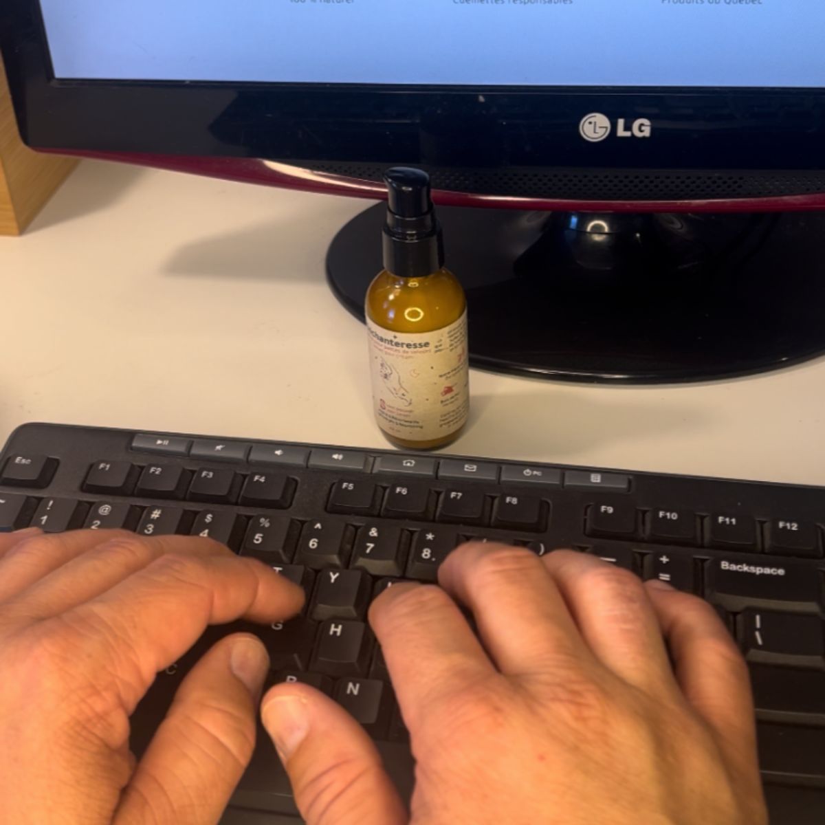 Enchanteresse – Crème mains sans fini gras